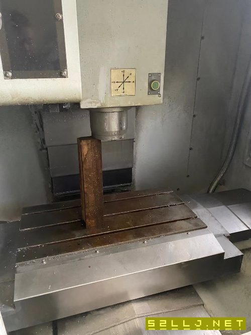 出售准新机：2018年美国哈挺710plus加工中心一台