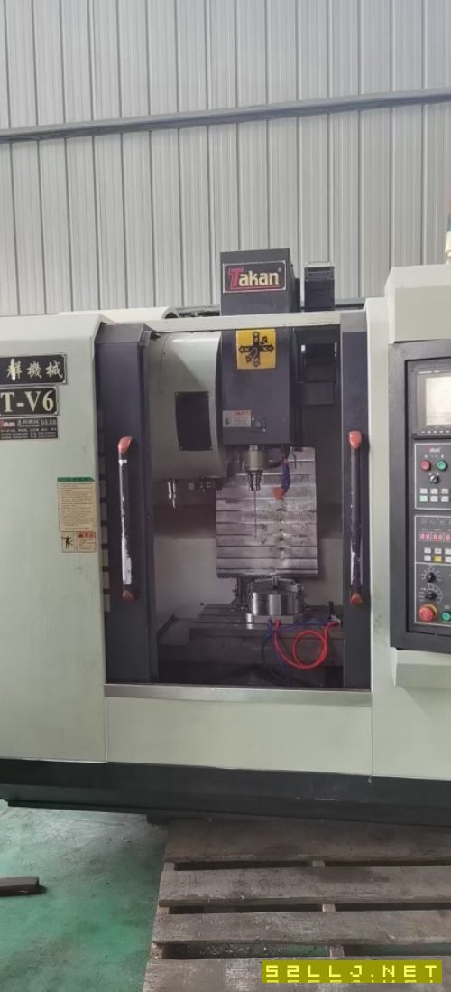 同款2台10000转台群650加工中心，BT40三线规，2015年，工厂在位，价格不贵.