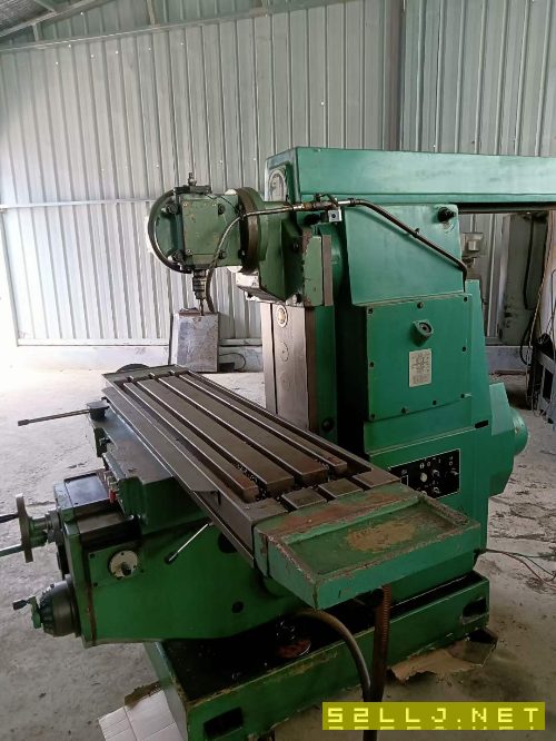 齐二万能升降台铣床X6132c