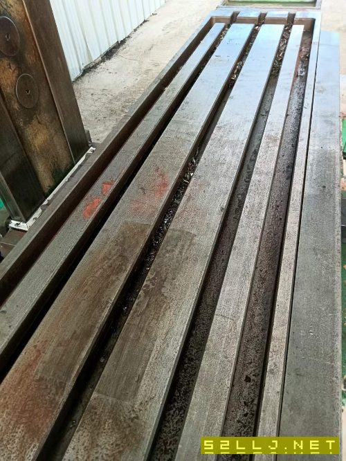 齐二万能升降台铣床X6132c