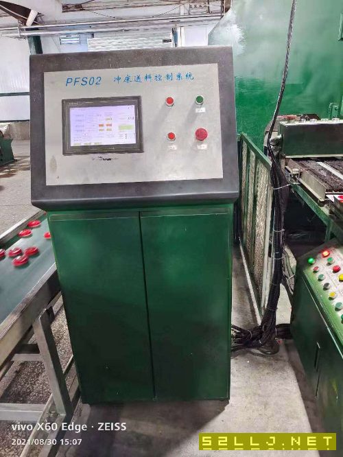 出售25吨高速龙门冲三台带送料机