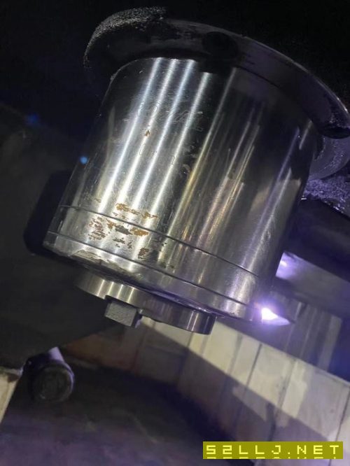 出售:华特3027龙门、二线一硬导軌、BT50齿轮主轴6000转、三轴行程300027009.