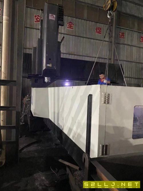 出售:华特3027龙门、二线一硬导軌、BT50齿轮主轴6000转、三轴行程300027009.