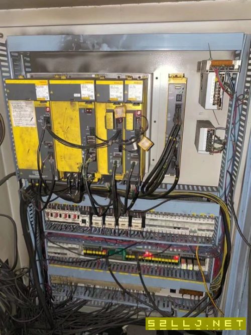 出售:华特3027龙门、二线一硬导軌、BT50齿轮主轴6000转、三轴行程300027009.