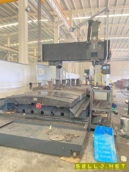 出售:海天HTM一4228G，二线一硬导軌、BT50齿轮主轴6000转、工作台4000x2500.