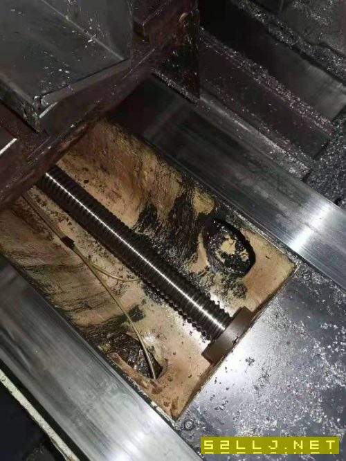 出售:2014年云机850立式加工中心，发那科系统，三轴硬轨，可以试车。