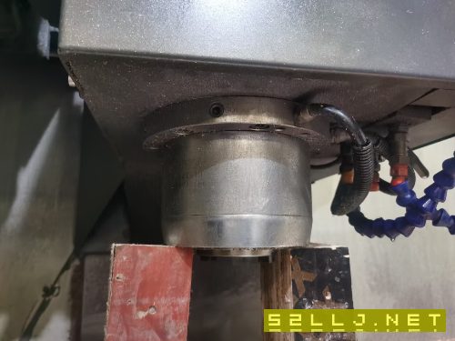 昆山凯必德VMC-8050加工中心1台，三轴线轨，BT40刀柄24把，主轴转速15000rp.
