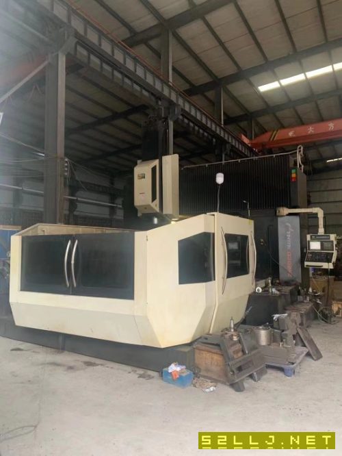 出售:永华3024重型龙门、二线一硬导軌、BT50皮带主轴6000转、三轴行程30002.