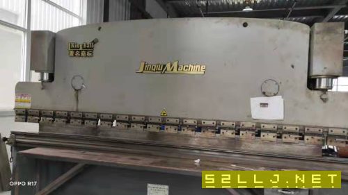 出售：4100南京液压板料折弯机。