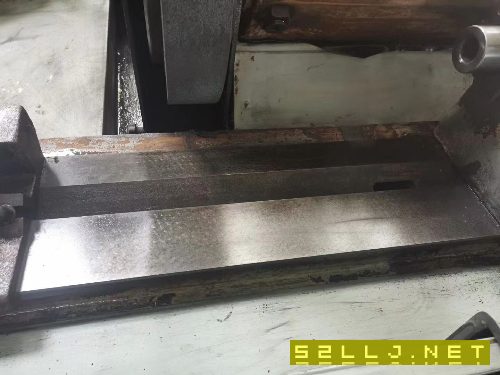 出售：精品上海1332X1000外圆磨床，安装少用。