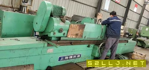 出售：上海M13503000外圆磨，机器完好在位使用。
