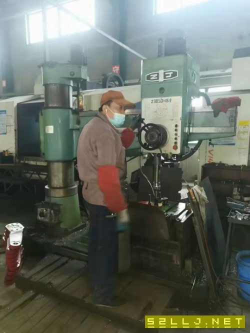 出售:2008年沈阳中捷Z3050摇臂钻，两台打包，可以试车。