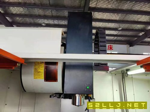 出售：2020年江苏铭机860加工中心，三菱M80系统，BT40主轴皮带10000转，24.