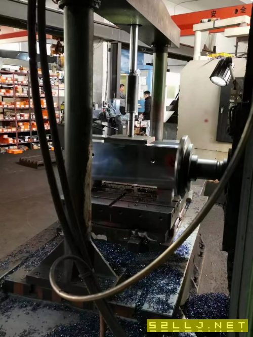 出售：龙佑单面铣，行程1500800，参数如下表，私聊发工作视频。