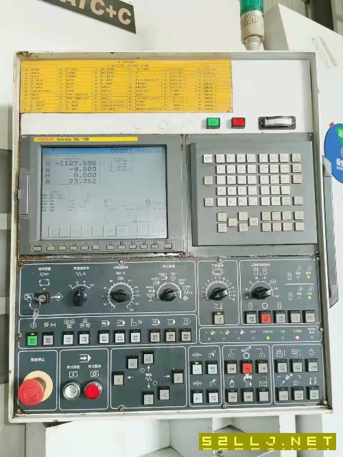 出售：台湾油机1000ATC＋C立车一台..32把刀...发那科18i