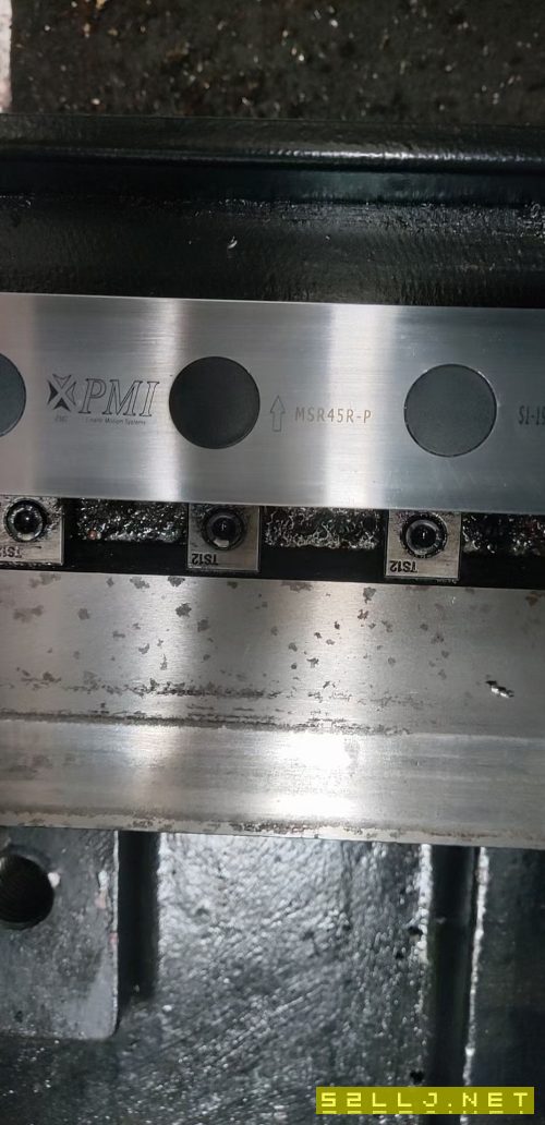 同款两台南通国盛1270加工中心