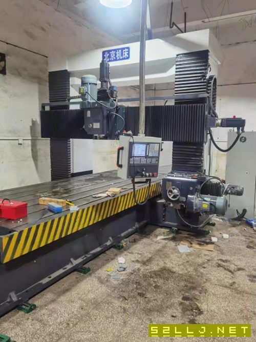 出售：新机北京机床龙门铣，工作台1.64米。过宽2.3米。