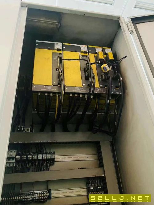 台湾荣田VL-46A数控立车在位出售，加工直径560mm，加工高度450mm12工位刀塔.