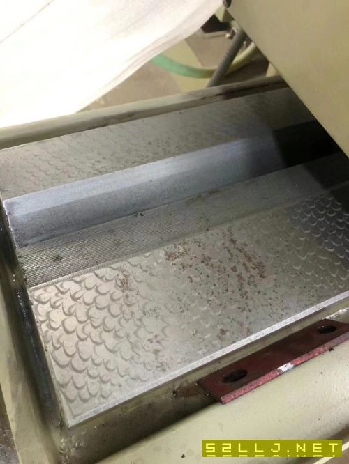 出售:全新秦川1332X2000外圆磨床