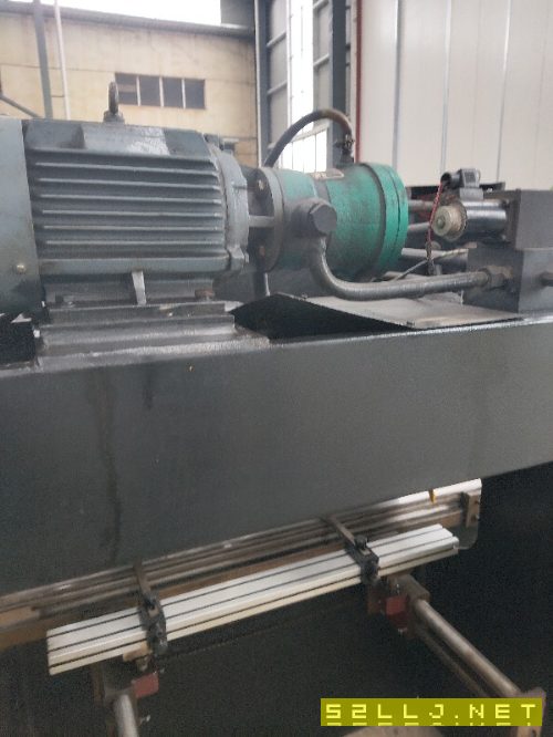 出售30X1600折弯机