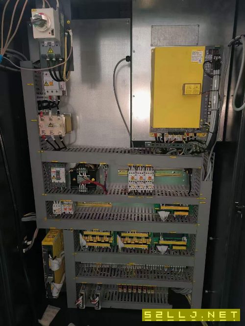 出售：威亚e200c数控斜床身车床，8寸卡盘