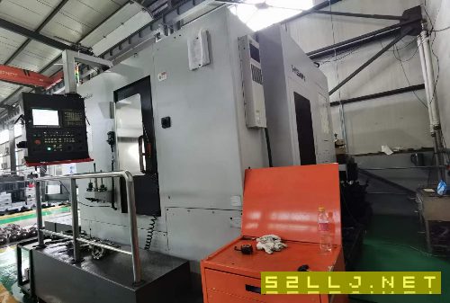 出售：海天500双工位卧加一台