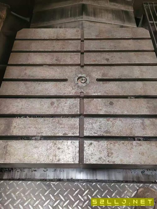出售：2015年产浙江日发800单工位卧式加工中心一.