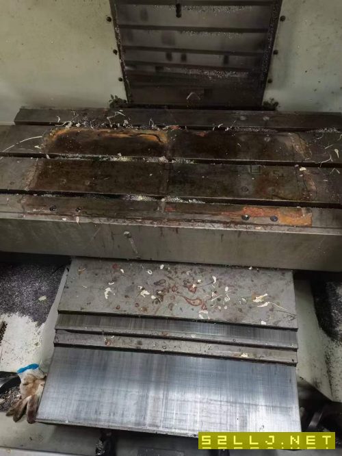 出售：哈斯vf2加工中心一台，很便宜