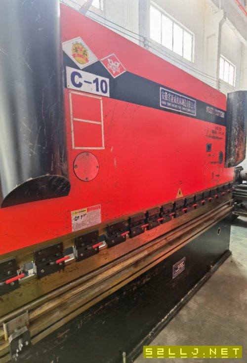 出售WF67K-100T/3200数控折弯机