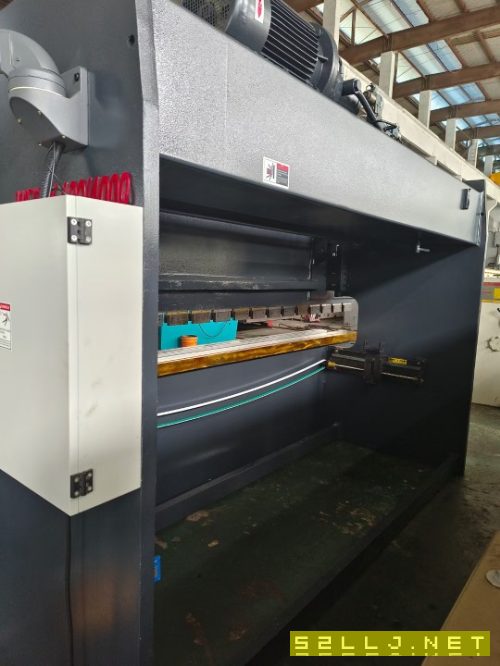 出售中亚WF67K-100T/4000数控折弯机