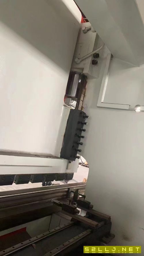 出售WF67K-250T/5000数控折弯机