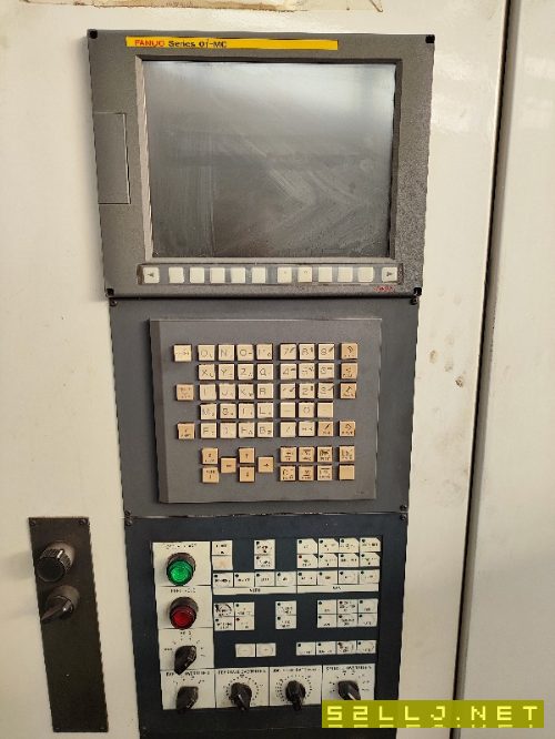 海天630双工位卧式加工中心，BT50齿轮头，正常使用，三硬轨，发那科系统，6.
