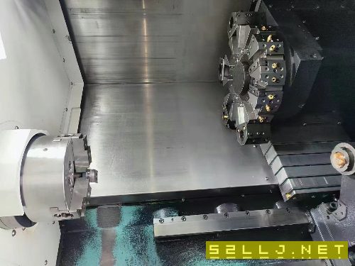 刚刚到货一台2021年准新斗山235车床，8寸三千里液压卡.