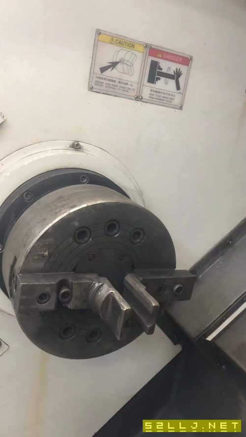 同款两台友佳450数控车床，斜床身，斜车，10寸卡盘，.