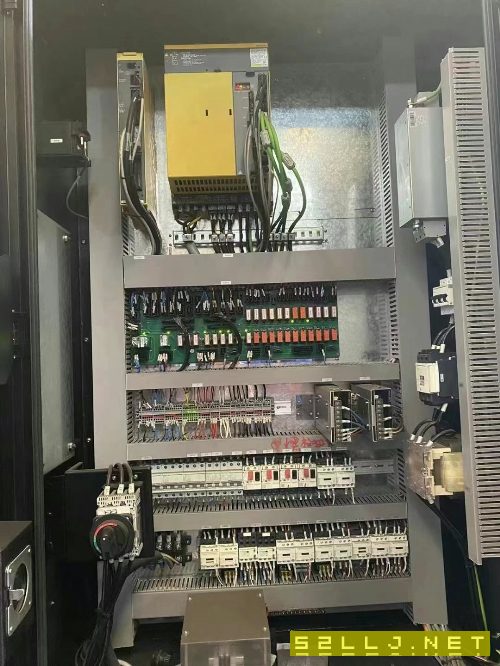 台群1580加工中心一台