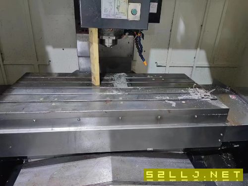 出售:精品安阳61632000车床。带中心架跟刀架。机器闲.