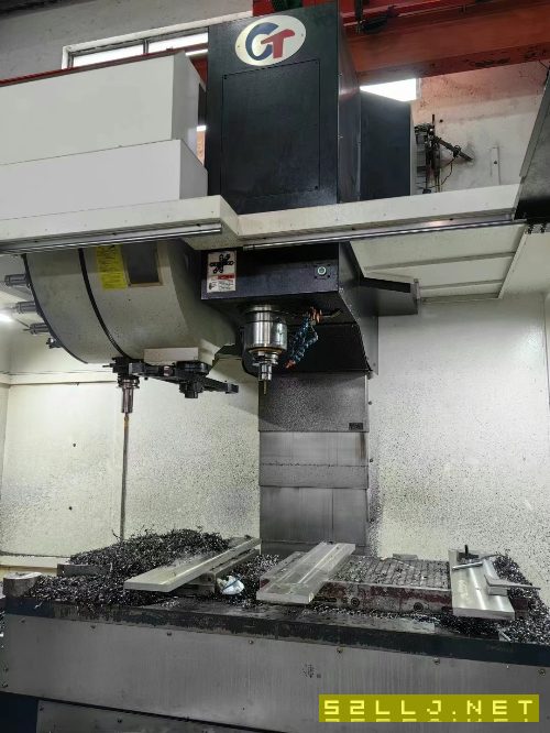 出售台冈1680加工中心一台