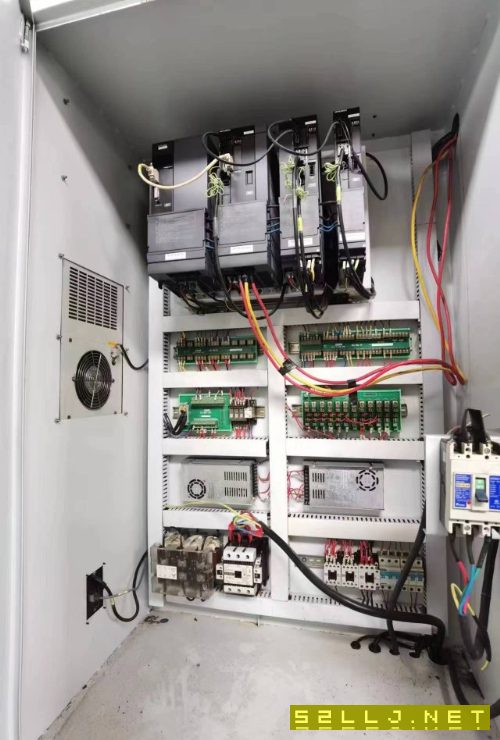 和泰CNC—1580数控铣床