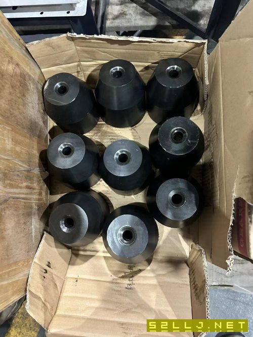 新到两台仅仅使用600小时海天精工850加工中心，国内一.