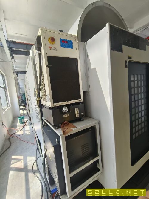 新定两台友佳NBP1100A.FANUC0iMF系统，一台BT40主轴，.