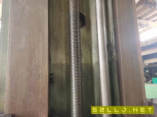 低价出售：武汉重型机床厂T6216C落地镗一台。行程：高.