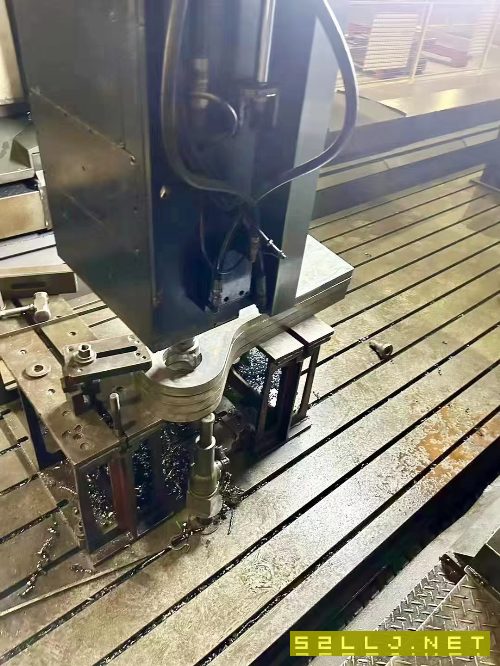 出售！精品台湾乔福8米动粱龙门加工中心。工作台2x8米.