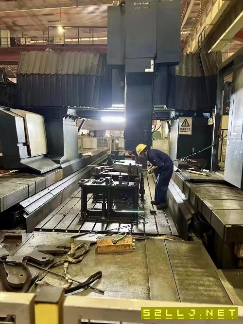 出售！精品台湾乔福8米动粱龙门加工中心。工作台2x8米.