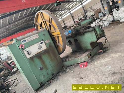 青岛6025大头车少用连体床身
