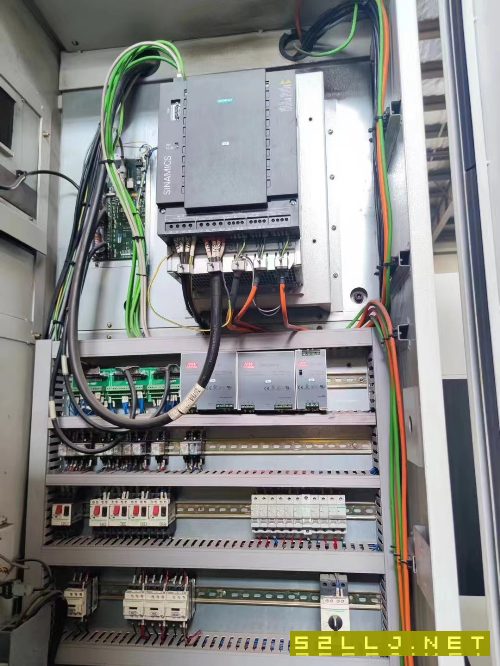 低价出售汉川XK715D数控铣一台、西门子系统，BT50主轴.