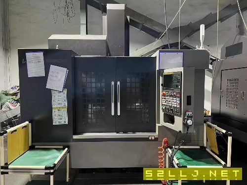 无锡工厂买下同款四台沈阳850准新机。三线主轴直连120.