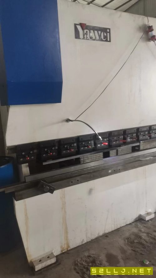 15年亚威100-3200双伺服数控折弯机