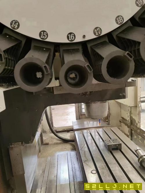 友佳NBP1100A，友佳1160.FANUC0iMF系统，24把机械手刀.