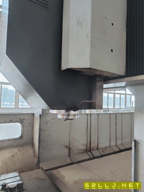 河南工厂刚定一台沈阳中捷2040数控龙门铣