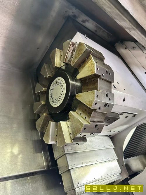 出售:马扎克QTN200IIL数控车床smt系统，8寸液压中实卡.